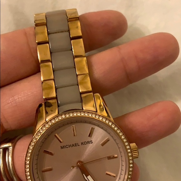 Watch - Picture 3 of 4